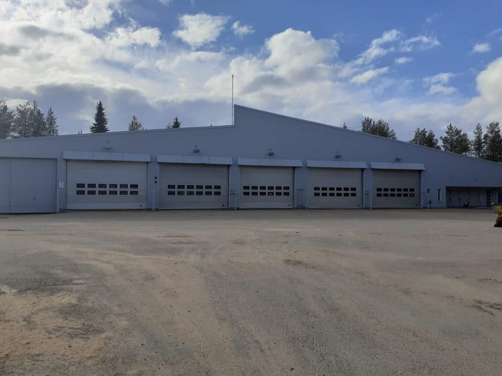 Kemijärven tukikohta, hallit.
